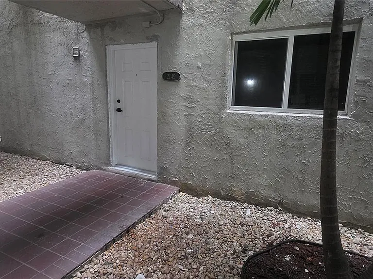 10000 NW 80th Ct #2149 — Photo 16