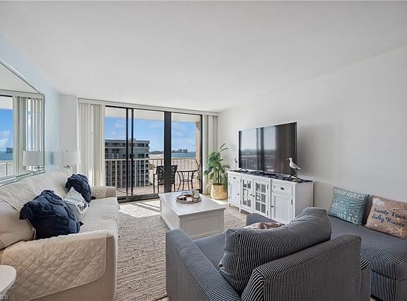 3rd image of 440 Seaview Ct APT 1809