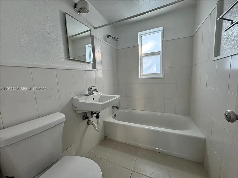 251 Hibiscus Dr #4 — Photo 16