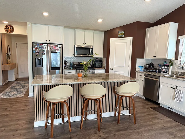14250 Cheshire Ln N — Photo 11