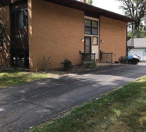 2nd image of 1484 W Liberty St APT 1