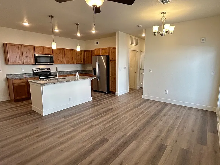 The Overlook Apartments — Photo 32