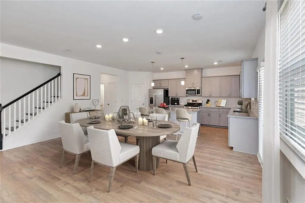 4 bed, 2.5 bath, 2696 sqft, $3,145 — Photo 2
