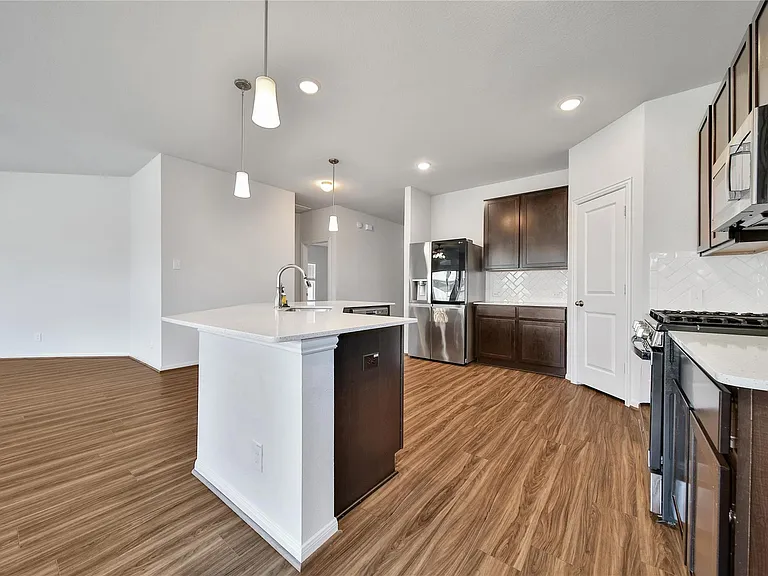 20975 New Proper Dr — Photo 5