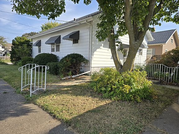2nd image of 204 19th Ave