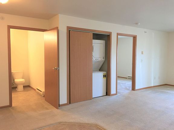 5th image of 2031 33rd St NW #306
