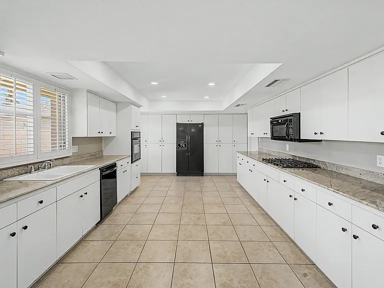 4016 W Hayward Ave — Photo 11