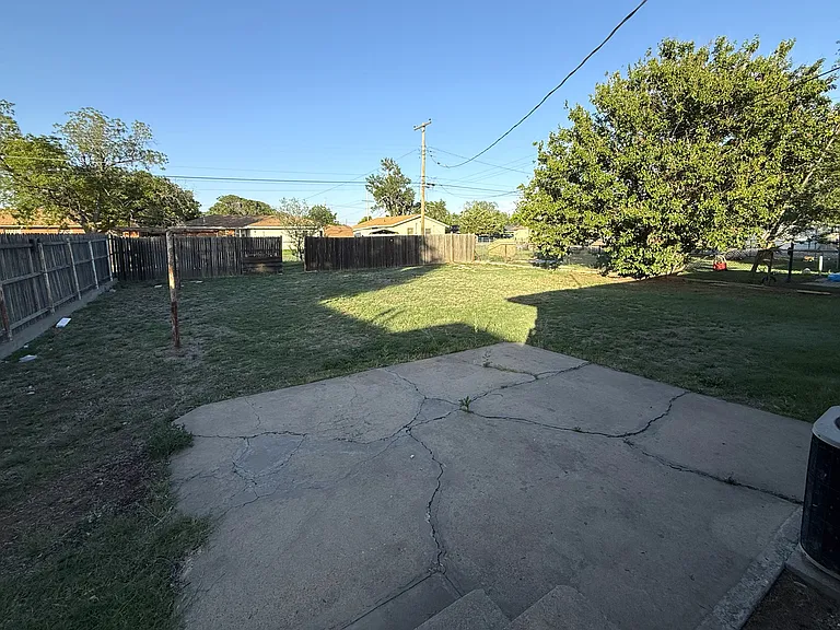 604 N Powell St — Photo 10