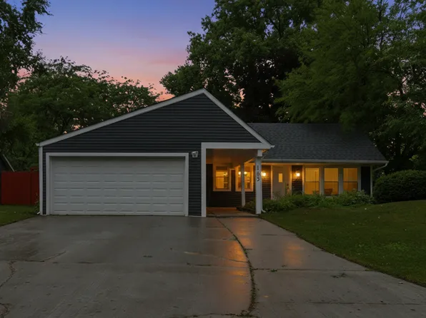 165 Arrowhead Ln, Bolingbrook, IL 60440