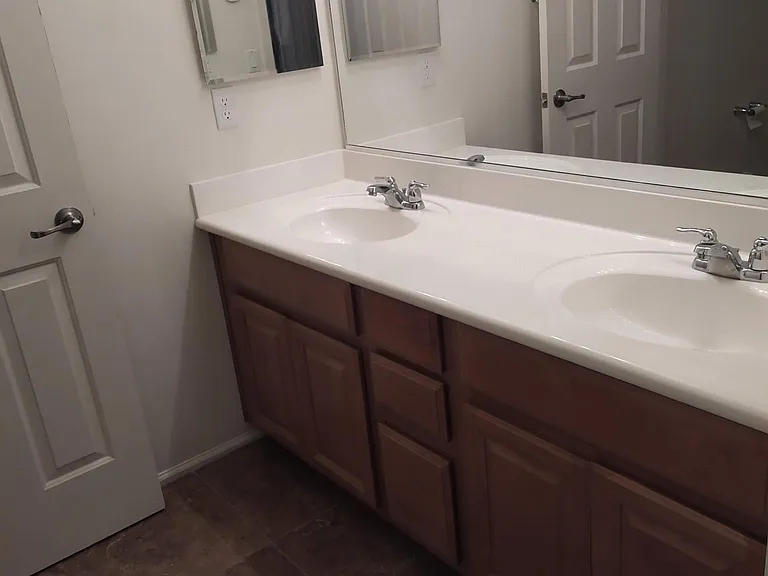 Double sink and vanity in upstairs bathroom