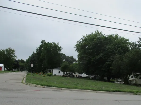 1532 E Superior St, Alma, MI 48801