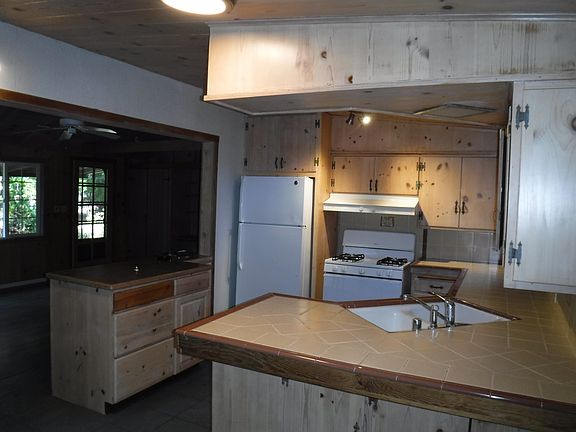 5th image of 10030 Riverside Dr