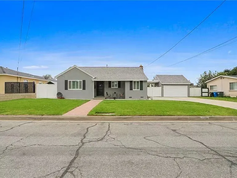2044 E Benwood St — Photo 1