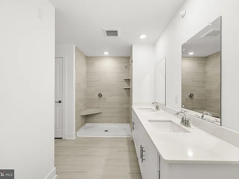 2307 Prince Hall Dr — Photo 28
