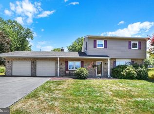 909 Wakefield Ave, Mechanicsburg, PA 17055