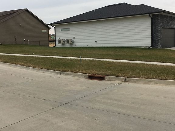 2nd image of 1913 NE Little Beaver Dr