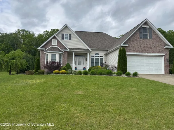 404 Champion Cir, Throop, PA 18512
