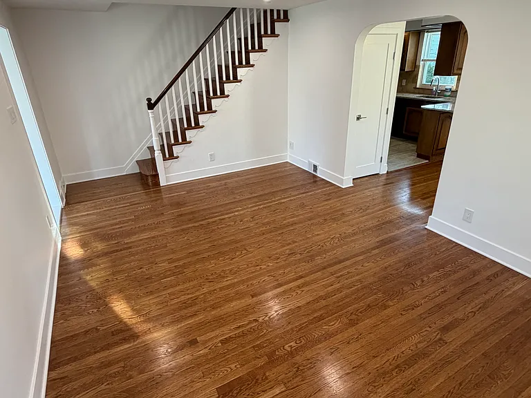 1711 Robinson Ave — Photo 6
