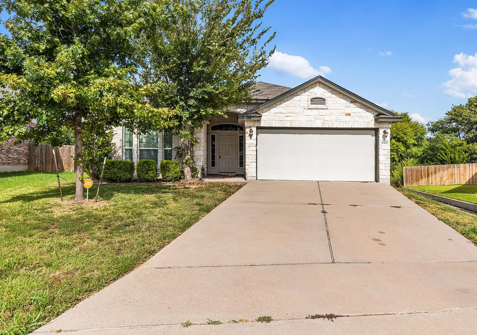Great 4 Bedroom 2 Bath Home in Midway ISD with a nice yard in Sendero Springs! — Photo 1