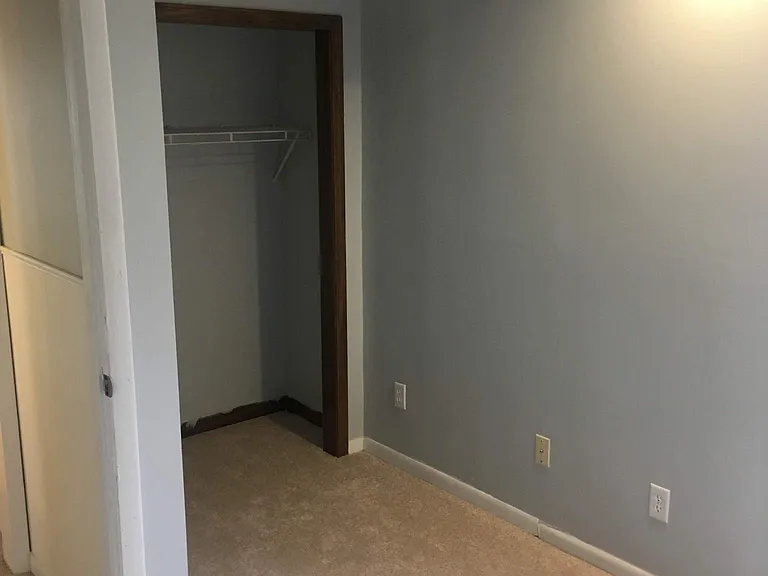 2465 Indianola Ave — Photo 24