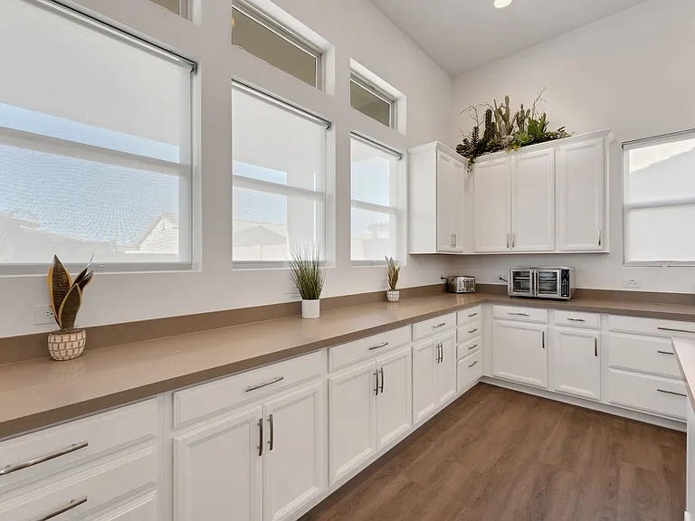 7662 S Barlow Dr — Photo 3
