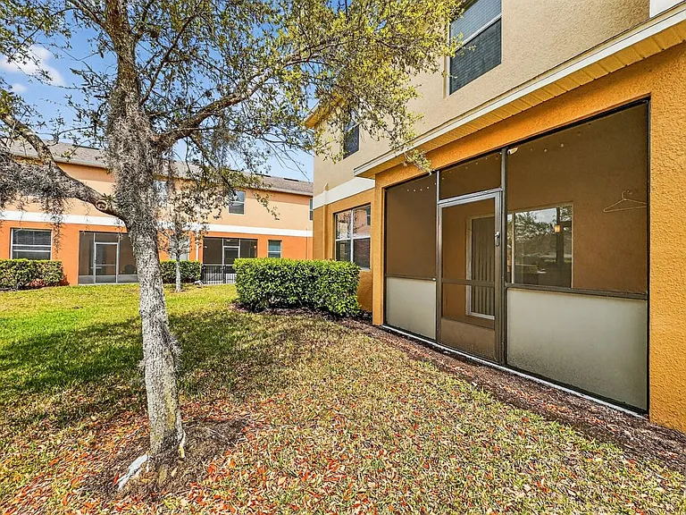 3002 Bargate St — Photo 14