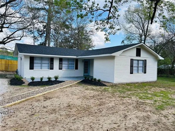 224 Pelican Dr, Pineville, LA 71360