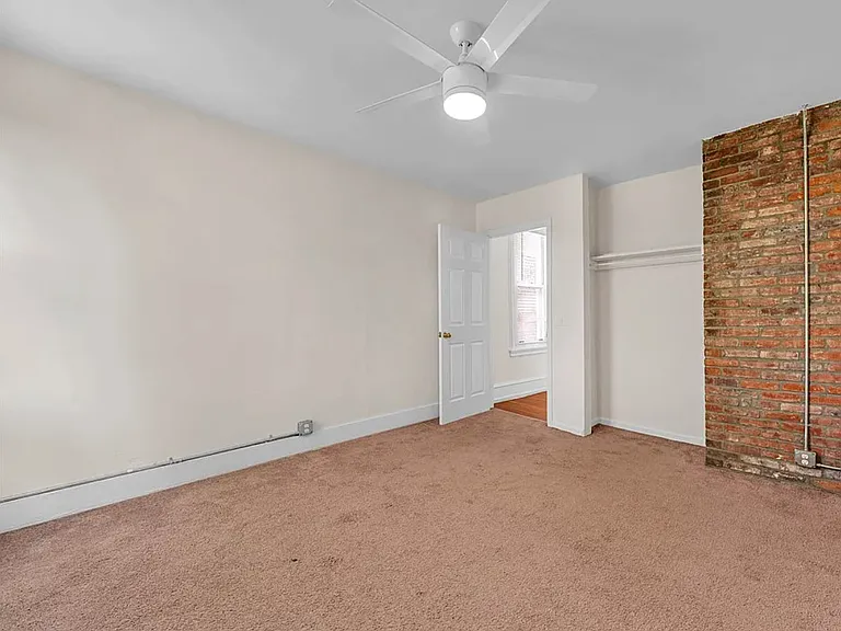 340 Ophelia St — Photo 8