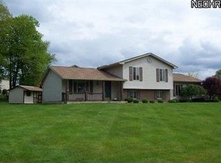3455 Meanderwood Dr, Canfield, OH