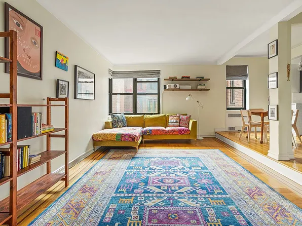 77-11 35th Ave APT 4J, Queens, NY 11372