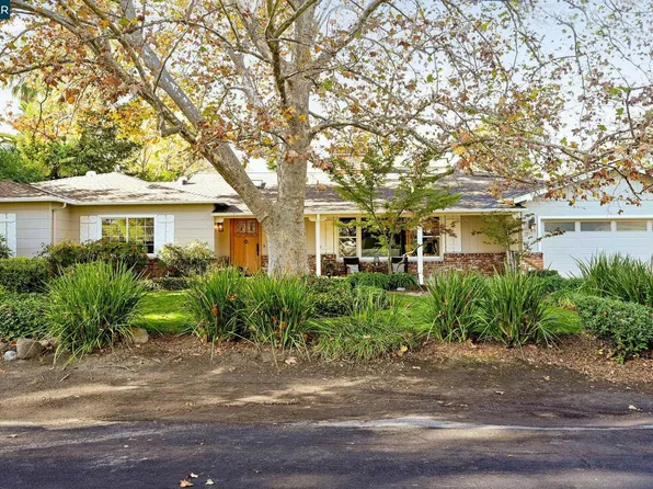 31 Ravenwood Dr, Walnut Creek, CA 94597