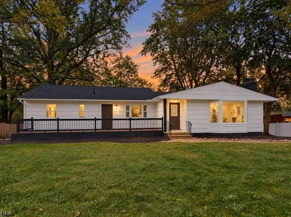 3026 38th St NW, Canton, OH 44718