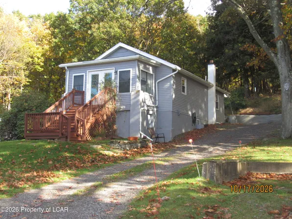 2161 Bear Creek Blvd, Wilkes Barre, PA 18702