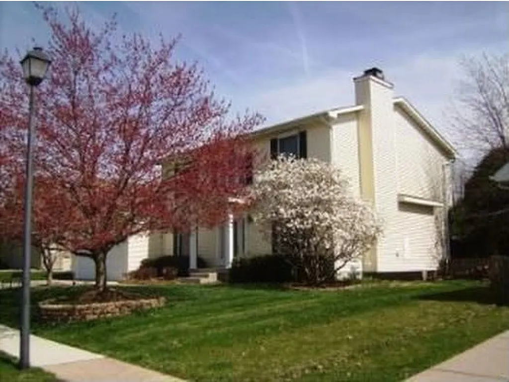 3728 Sims Dr photo 1