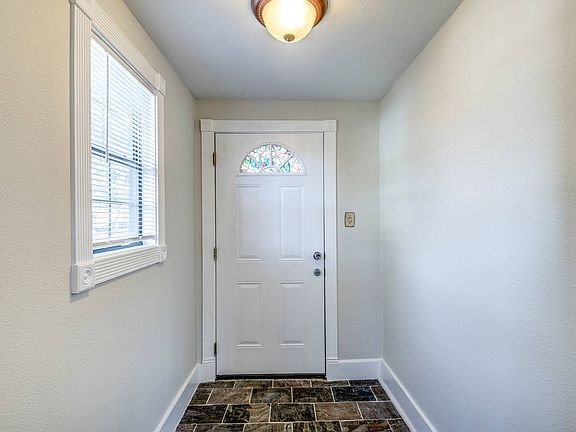 4th image of 431 E Rampart Dr