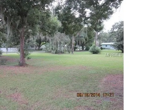 5820 13th St, Zephyrhills, FL 33542