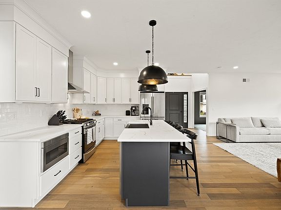 5th image of 26 Pratt Ave