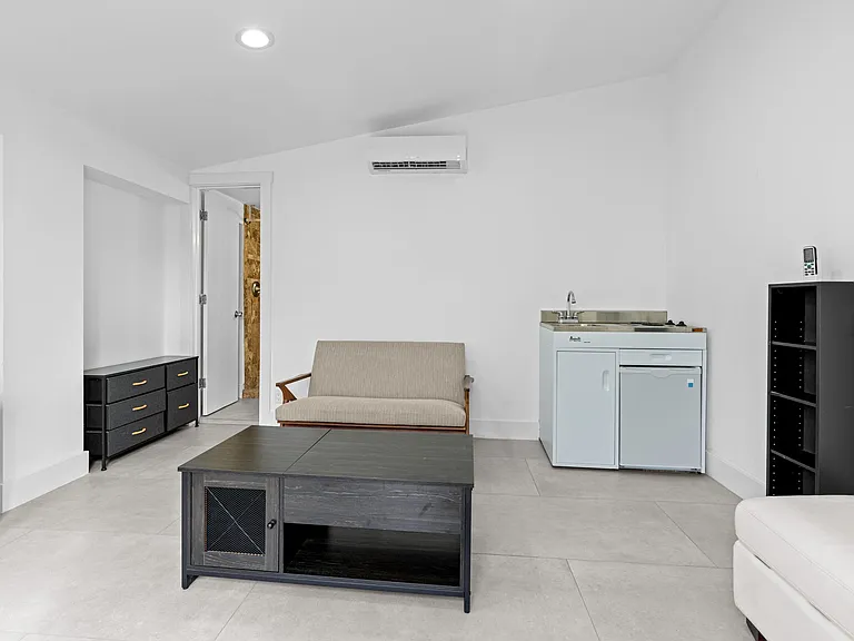 512 El Prado #3 — Photo 4