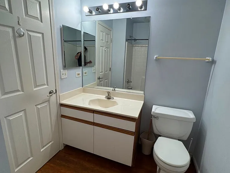 2ND FULL BATHROOM