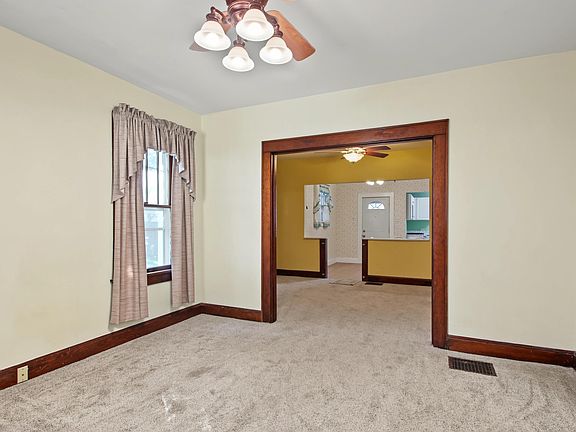 3rd image of 2034 Locust St