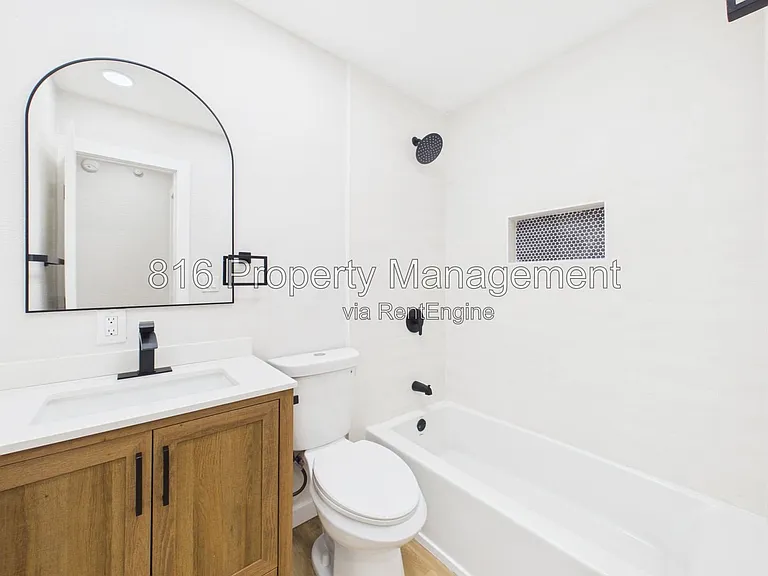 9524 Manning Ave — Photo 21