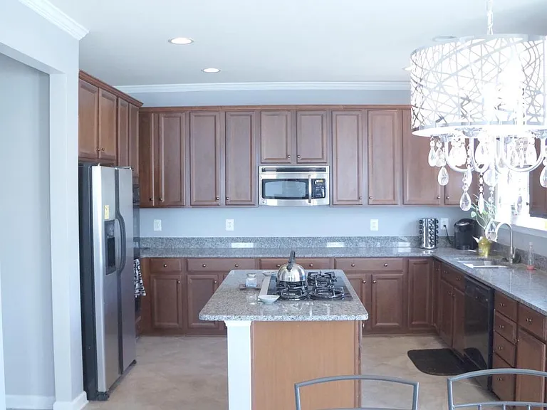 4153 Philena St — Photo 14