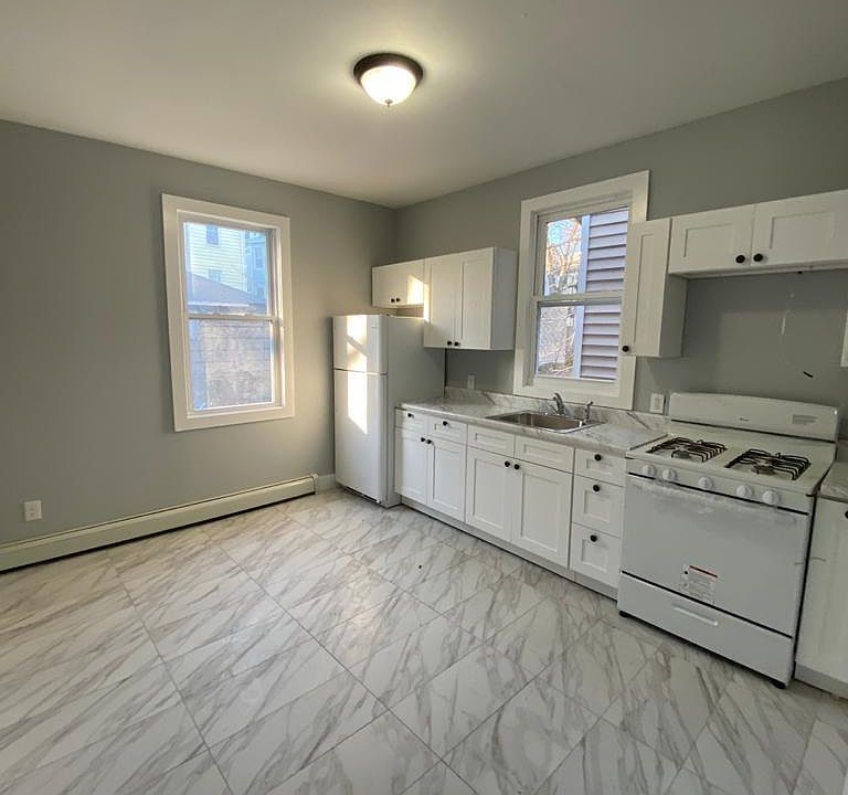 1st image of 29 Seymour Ave #C3bf2j3sm