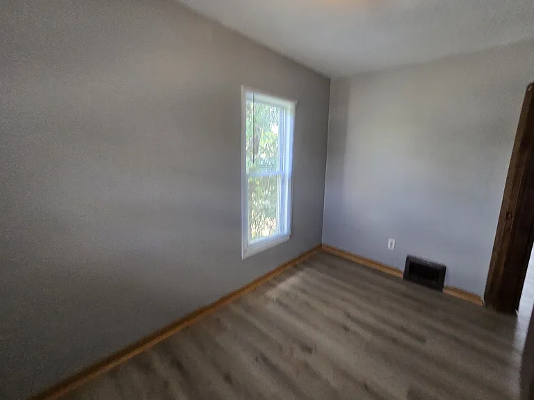 519 Baltimore St — Photo 23