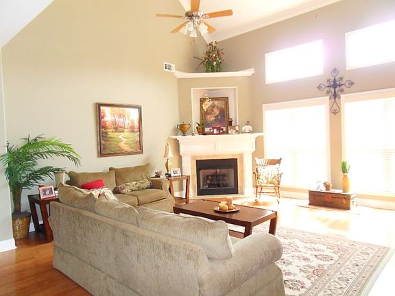 2nd image of 279 Windy Oaks Dr