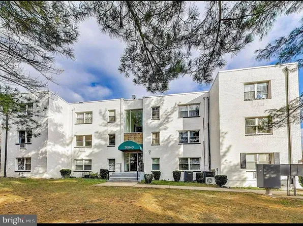 26040 Woodfield Rd #14, Damascus, MD 20872