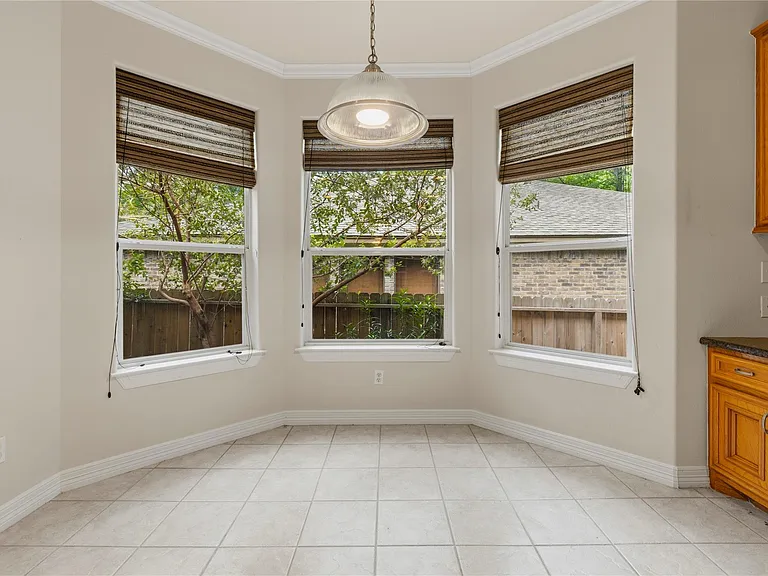106 Lazy Springs Dr — Photo 14
