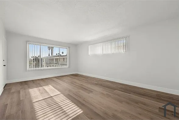 3933 Nicolet Ave #12 — Photo 10