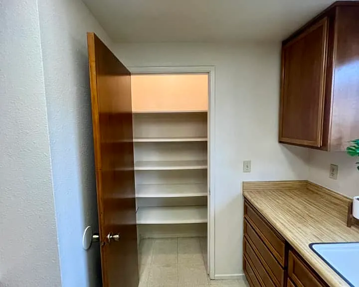 1418 Sylvan Ave — Photo 5