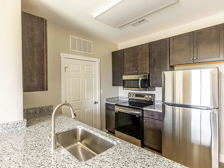 1201 Druid Ave — Photo 4